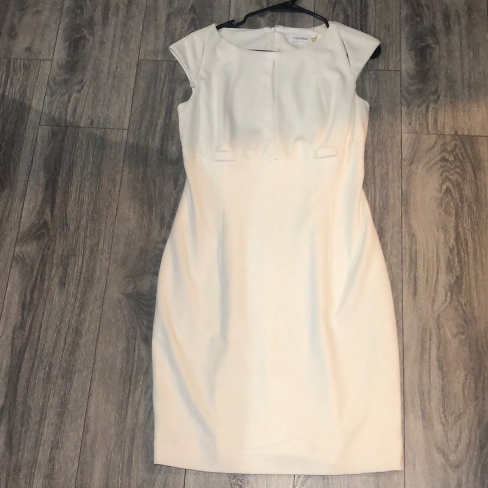 Calvin Klein size 6 cream/white dress